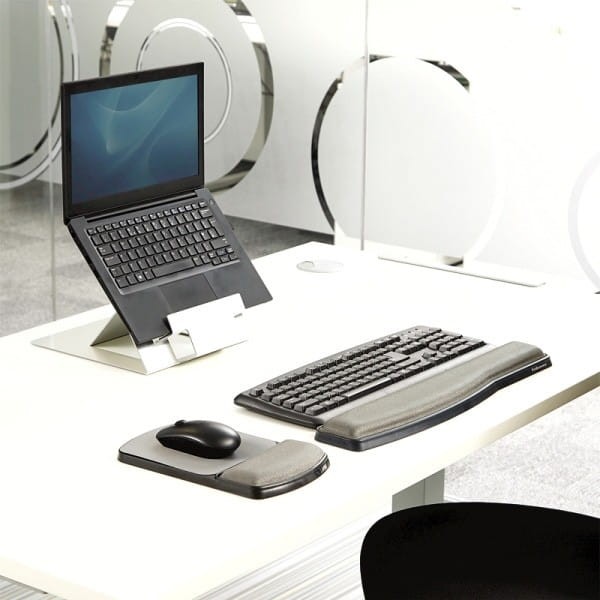 Ergonomiczna żelowa, czarna, 15.6x25 cm, 2.6 cm, Fellowes, tekstylna powierzchnia