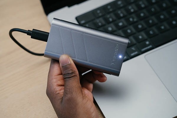 SSD Zewnętrzny Verbatim TurboMetal SSD, 32022, 2000GB, Nero Backup, Srebrny, w zestawie kabel USB-C 20 cm, M.2, 2000 MB/s-R, USB C