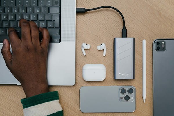 SSD Zewnętrzny Verbatim TurboMetal SSD, 32022, 2000GB, Nero Backup, Srebrny, w zestawie kabel USB-C 20 cm, M.2, 2000 MB/s-R, USB C