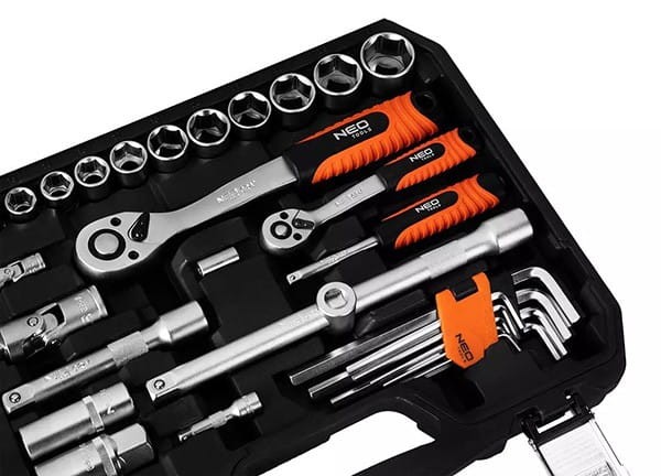 Zestaw kluczy nasadowych10-206, 100 szt, rozmiary 1/4 i 1/2, walizka, NEO TOOLS