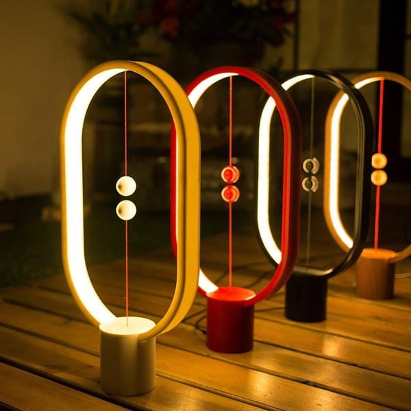 Lampka nocna Heng Balance Ellipse, czarna, 5V/1A, ciepła biel, USB, z włącznikiem magnetycznym, Allocacoc
