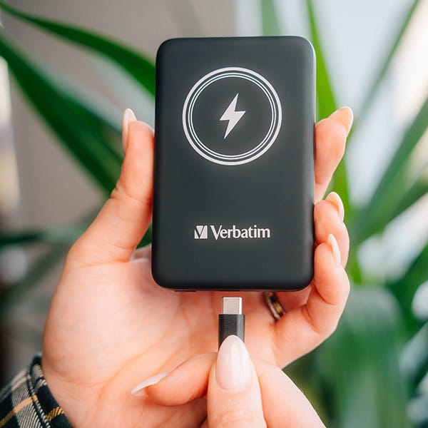 Verbatim, powerbank z ładowaniem bezprzewodowym, 5V, ładowanie telefonu, 32245, 10 000mAh, Mocowanie magnetyczne, czarna
