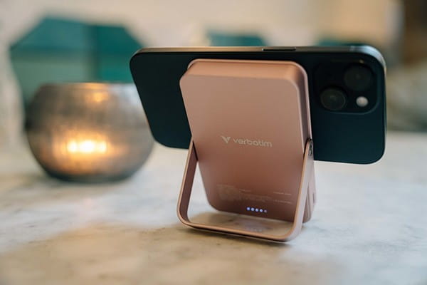Verbatim, powerbank z ładowaniem bezprzewodowym, 5V, ładowanie telefonu, 32267, 10 000mAh, Mocowanie magnetyczne, różowa