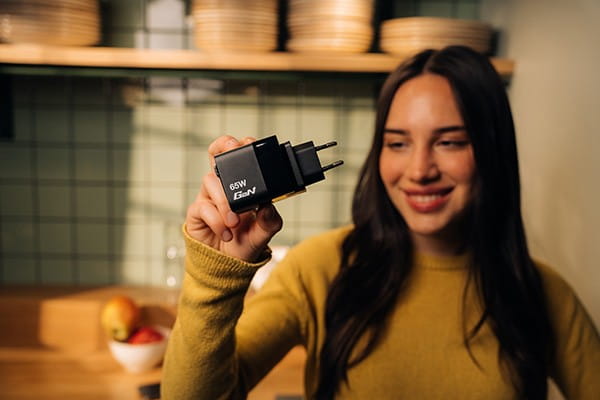 Verbatim, Ładowarka GaN USB 3.0, USB C, szara, 65 W, wymienne wtyczki C, G, A, ze zintegrowanym kablem
