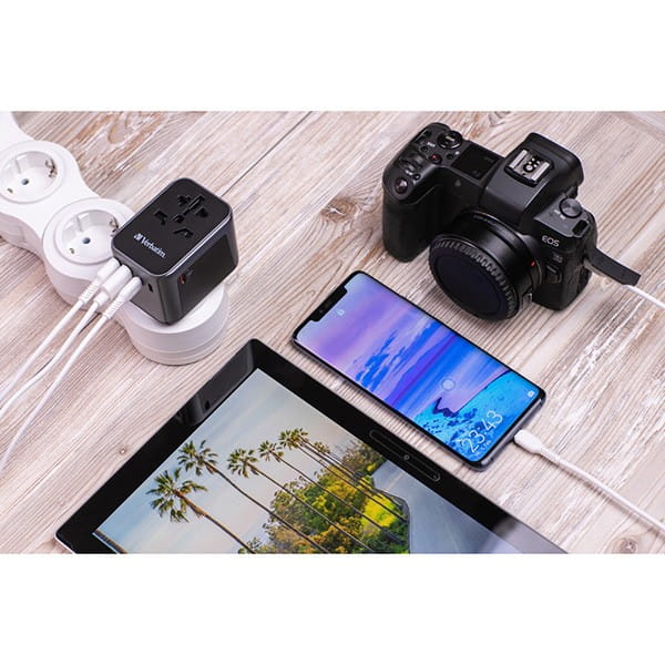 Verbatim, Adapter podróżny World-to-World Verbatim UTA-03 USB-A, USB-C, czarny, 30 W