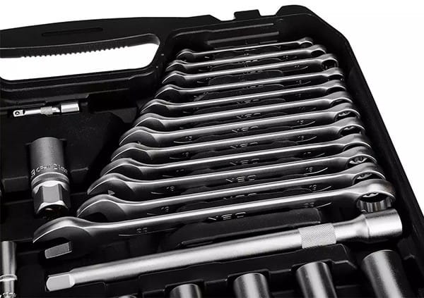 Zestaw kluczy nasadowych10-220, 220 szt, rozmiary 1/4, 1/2, 3/8, walizka, NEO TOOLS