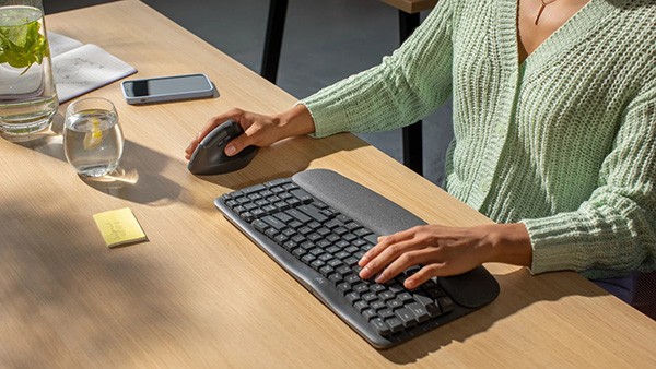 Logitech WAVE KEYS klawiatura bezprzewodowa CZ/SK, szara ergonomiczna