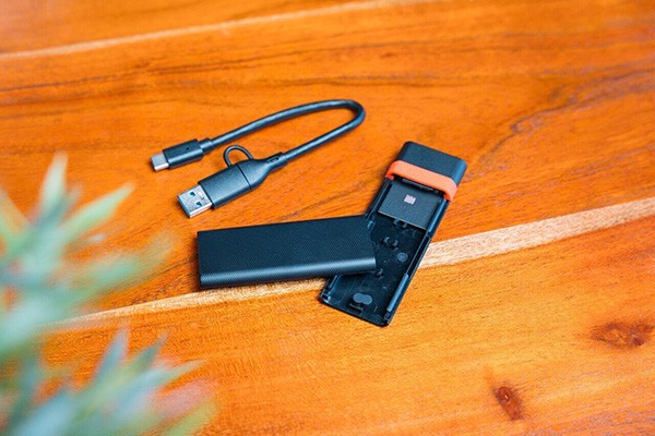 Obudowy dysku SSD M.2 NVMe, Verbatim, USB-C (3.2 Gen 2), 32261, czarno/czerwony