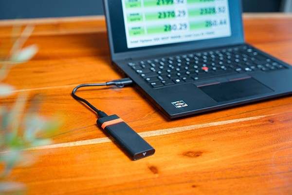 Obudowy dysku SSD M.2 NVMe, Verbatim, USB-C (3.2 Gen 2), 32261, czarno/czerwony