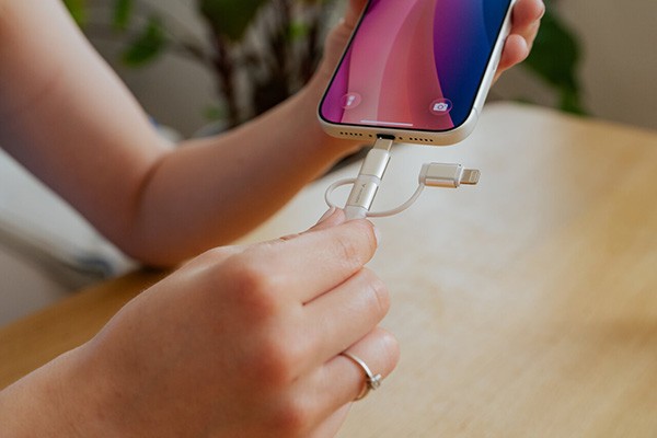 Verbatim USB kabel USB A M - Micro-B, USB-C, Lightning Cable, 18W, 1m, biała, box, 32394