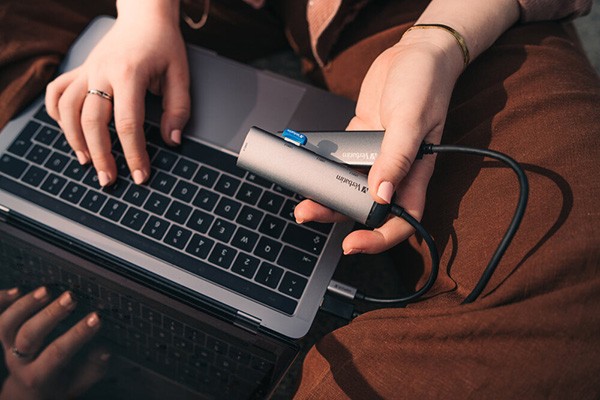 USB (3.2) Gen 1 4-port, 49147, szara, długość przewodu 15cm, Verbatim, 1 x połączenie USB-C, porty 4 x USB 3.2 Gen 1