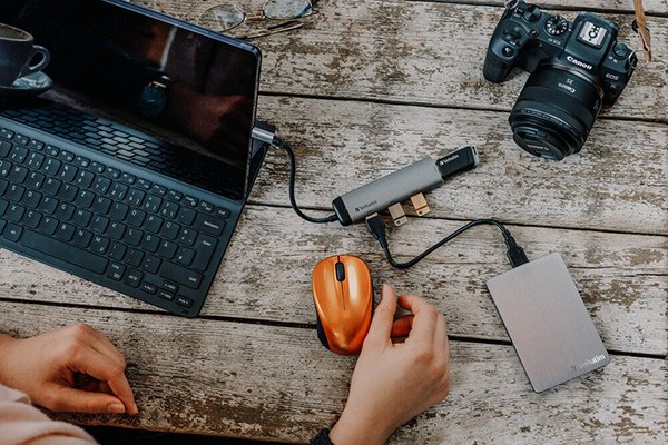 USB (3.2) Gen 1 4-port, 49147, szara, długość przewodu 15cm, Verbatim, 1 x połączenie USB-C, porty 4 x USB 3.2 Gen 1