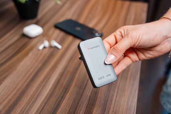 Nabíječka Essentials Slim, Ładowarka sieciowa GaN USB-C1 PD 3.0 , USB-C2 PD 3.0, szara, 65W