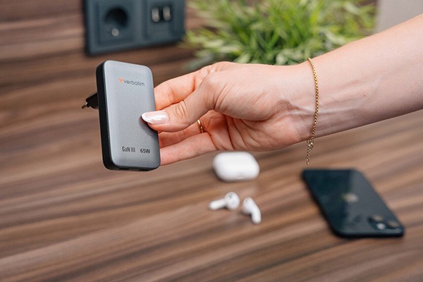 Nabíječka Essentials Slim, Ładowarka sieciowa GaN USB-C1 PD 3.0 , USB-C2 PD 3.0, szara, 65W